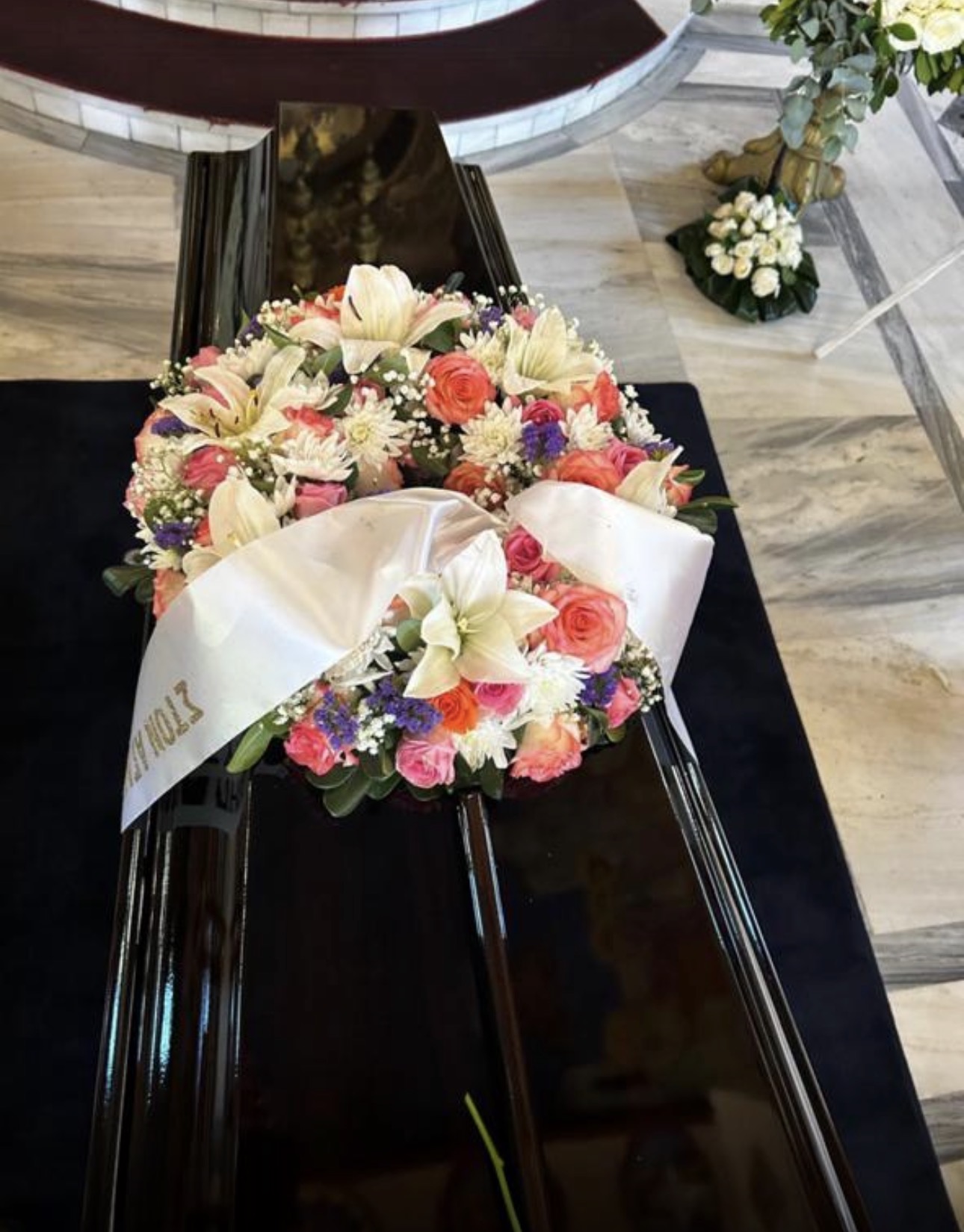 Στεφάνι συλλυπητηρίων 6 από το Γραφείο Τελετών Σταυρακάκη